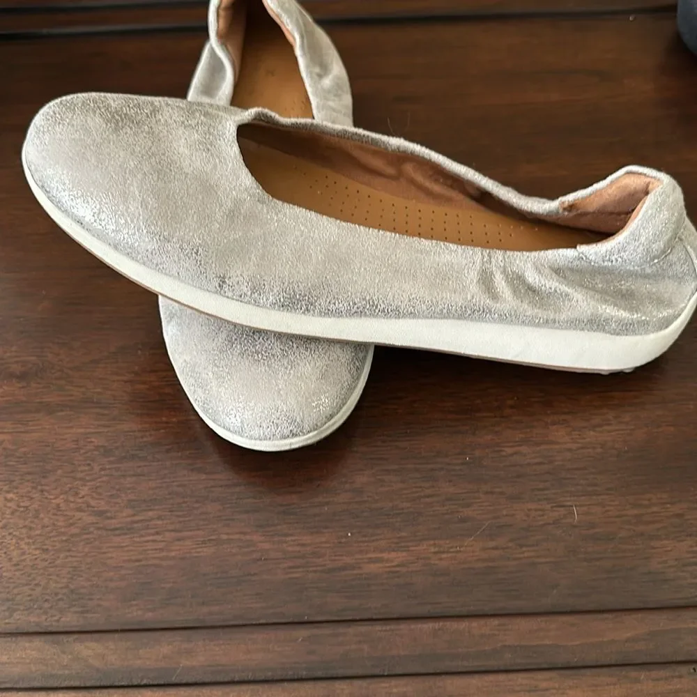 Caslon, Silver Hybrid Flats, size 8.5